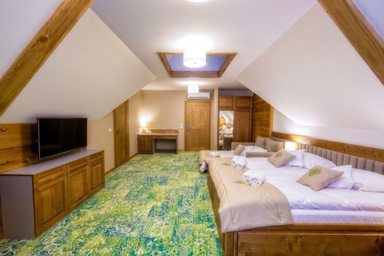 Premium Family Room,816536411:JPEG